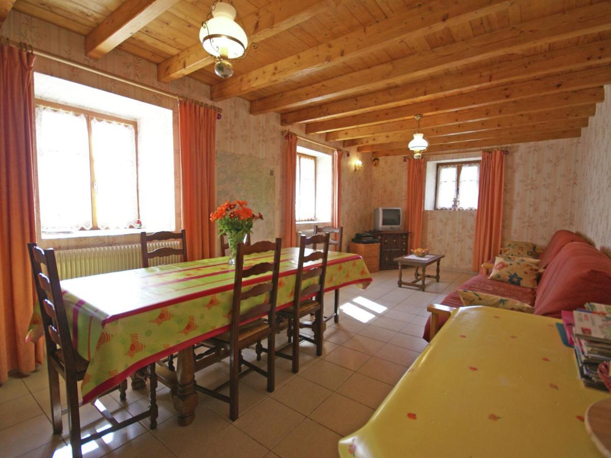Spacious Holiday Home Near The Forest Esmoulieres Extérieur photo