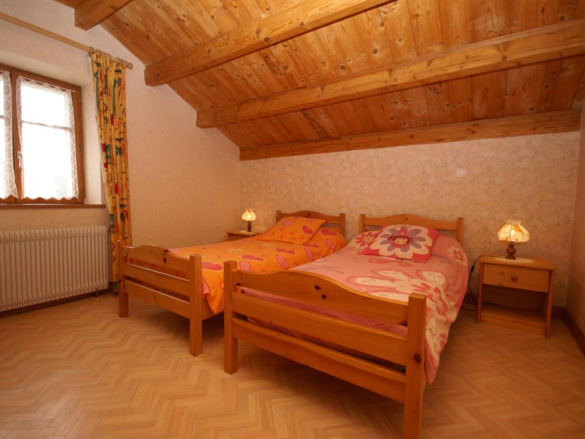 Spacious Holiday Home Near The Forest Esmoulieres Extérieur photo