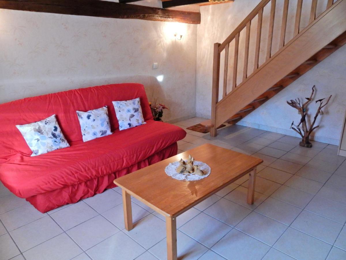 Spacious Holiday Home Near The Forest Esmoulieres Chambre photo