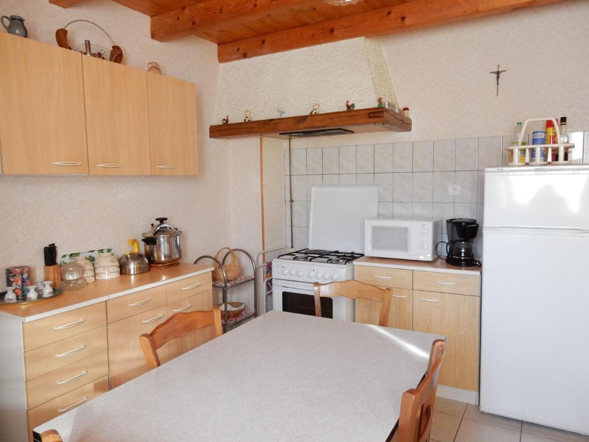 Spacious Holiday Home Near The Forest Esmoulieres Chambre photo